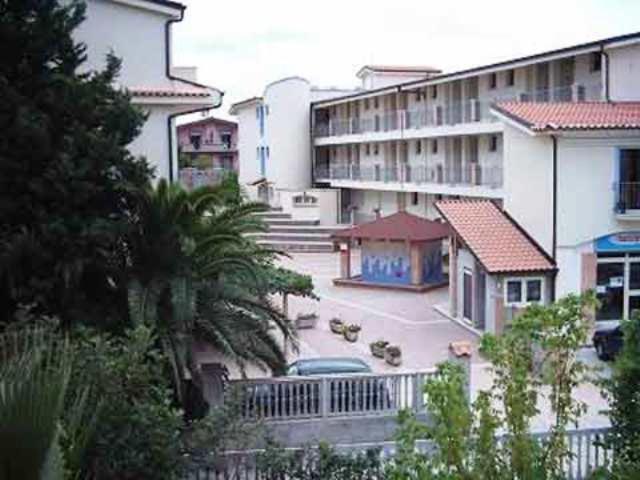 Aquamarine Residence Davoli Exterior foto